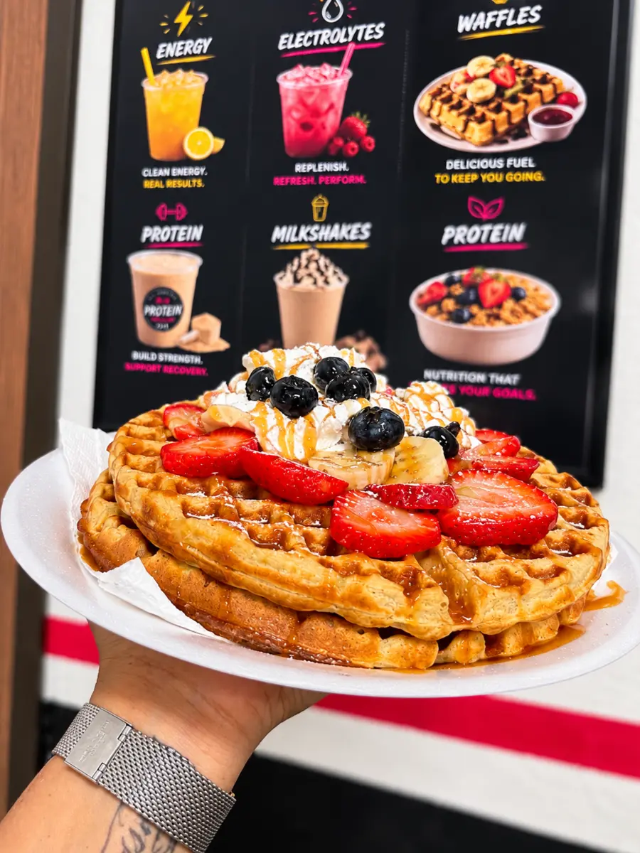 Protein waffle with berries at Old School Nutrition Shop